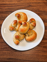 Garlic Knots – thumbnail 1